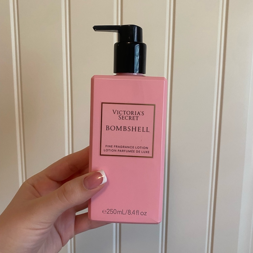 Bombshell Victoria secret body lotion